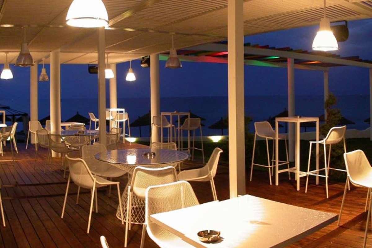 Iraklis Apartments  Keys