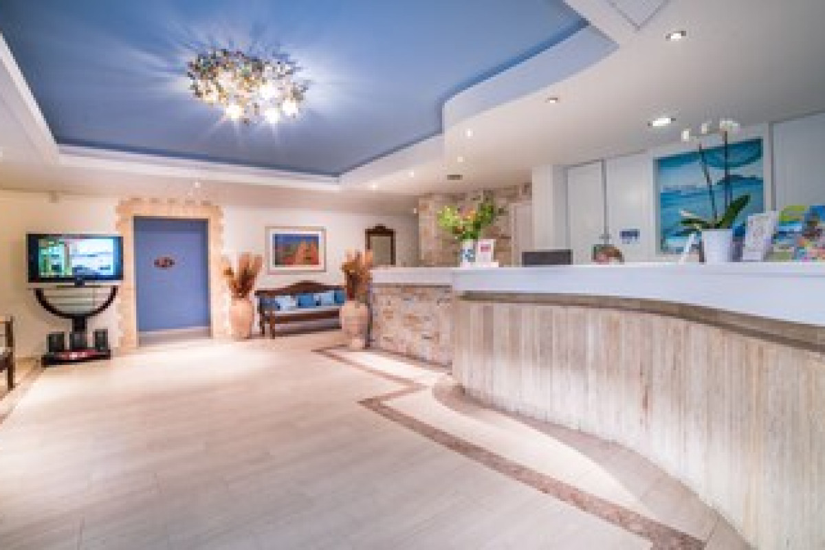 PORTO KOUKLA BEACH HOTEL
