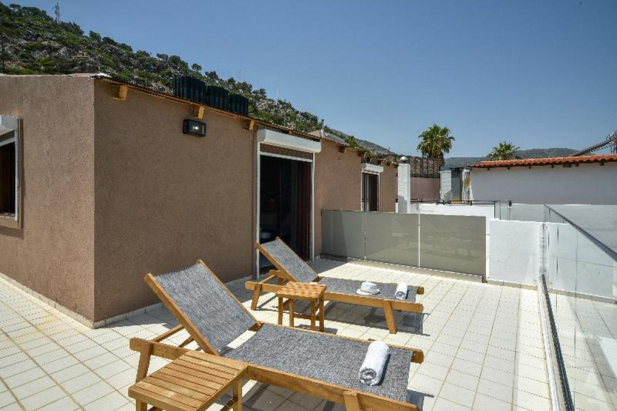 Iraklis Apartments