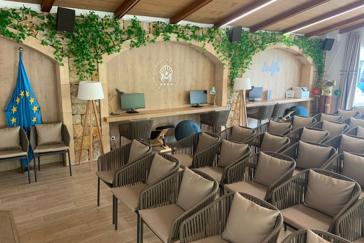 Bahia de Alcudia Hotel  Spa
