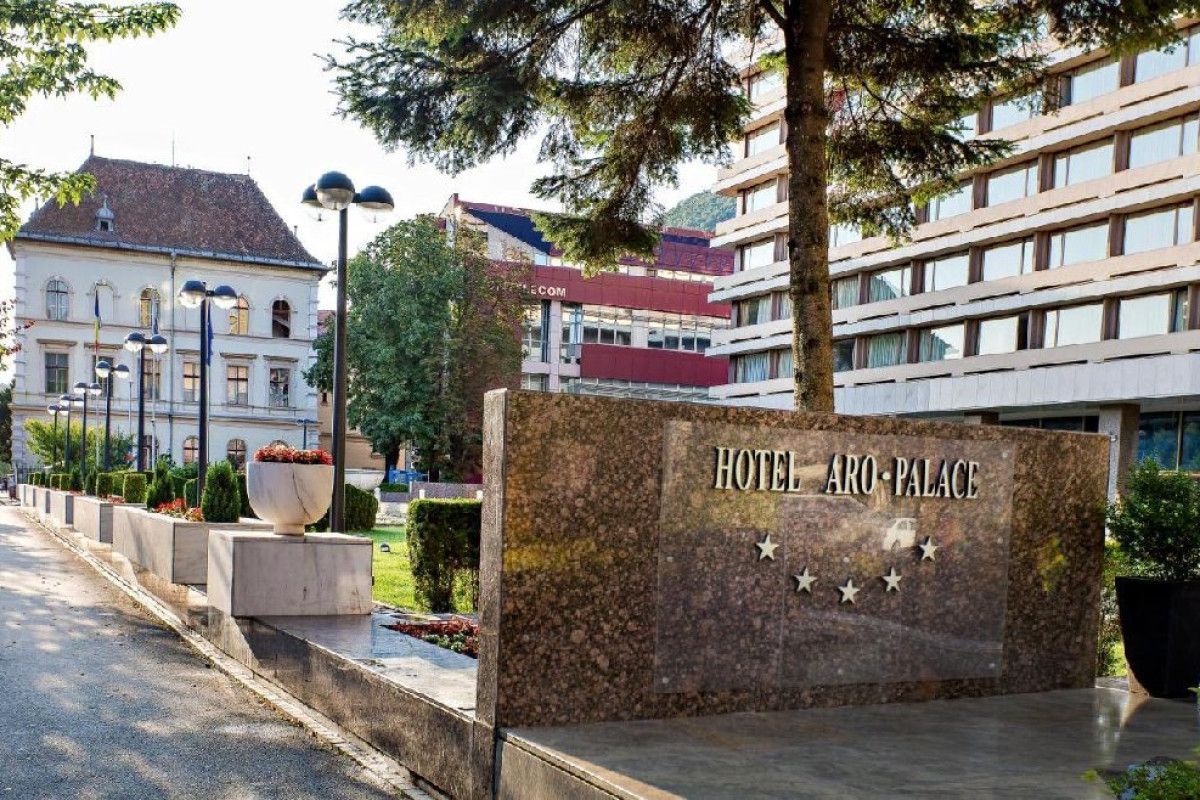 . Aro Palace
