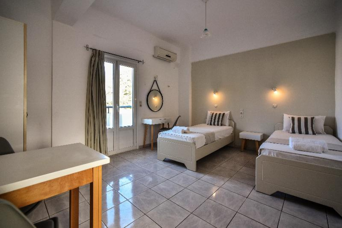Iraklis Apartments
