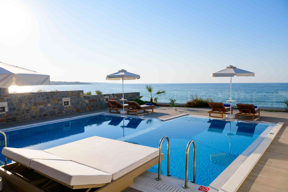 ALEXANDER BEACH HOTEL and VILLAGE