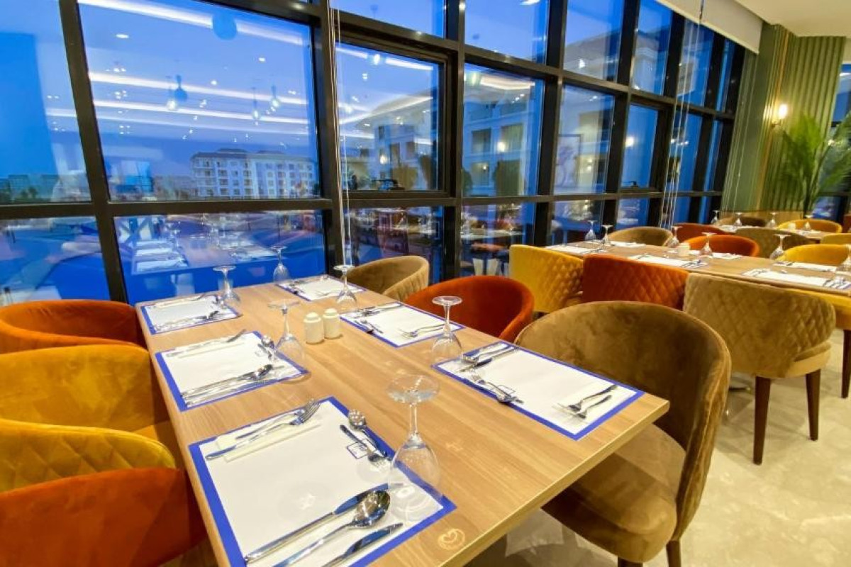 Azur One Eleven Hotel