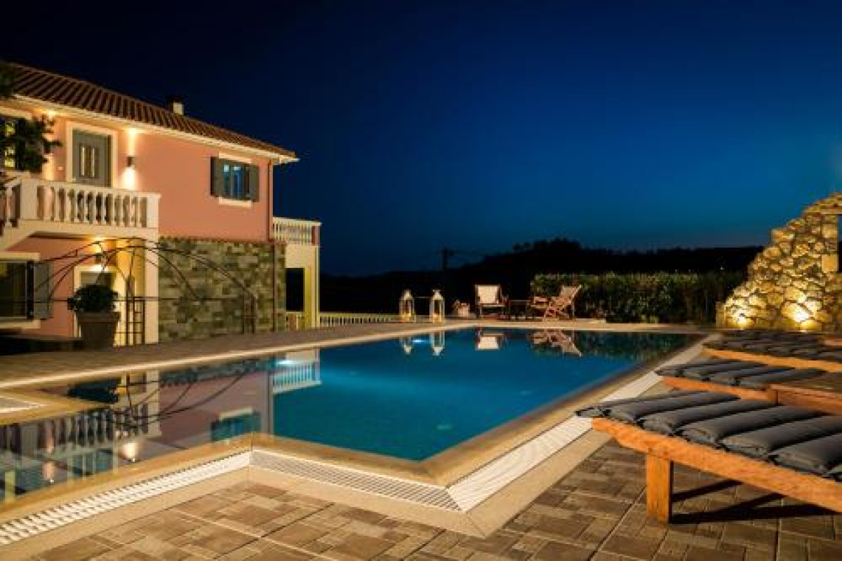 VILLA ATHINAIS