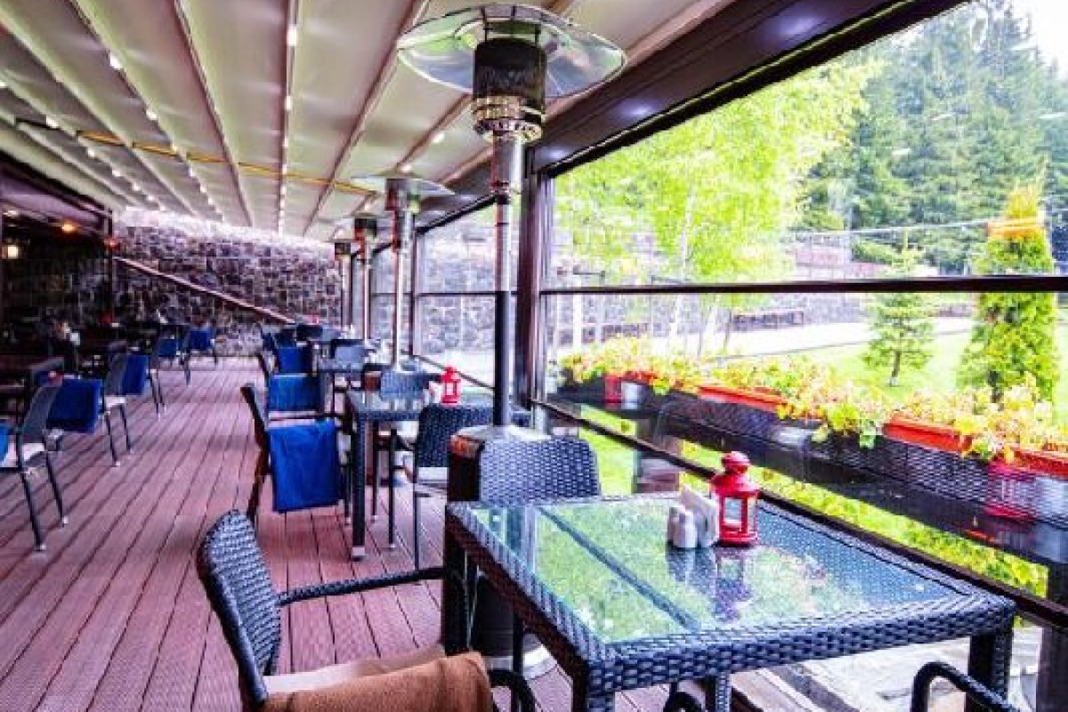 HOTEL PESTERA. - Moroeni - Parcul Natural Bucegi - Cota 1610