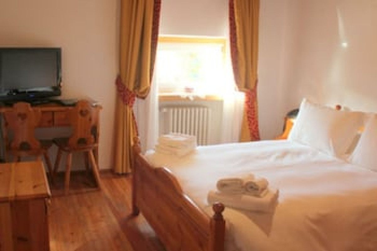 HOTEL ROYAL