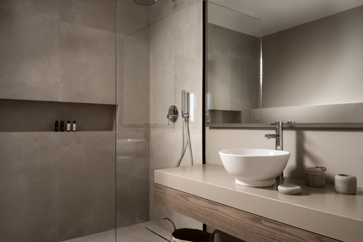 The Bay Hotel & Suite