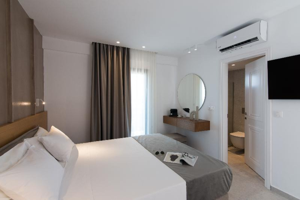 Nami Hotel amp; Suites