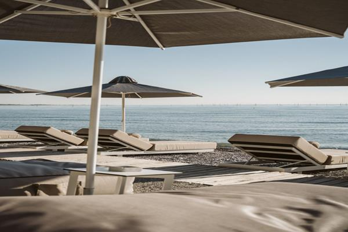 Akrotiri Olympos Luxury Suites