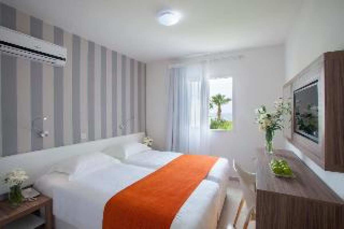 PRINCESSA VERA HOTEL APARTMENTS