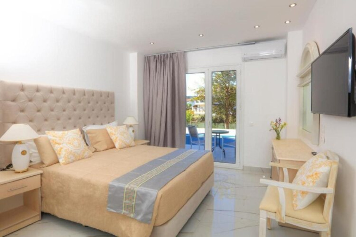 Cavomarina Beach Hotel