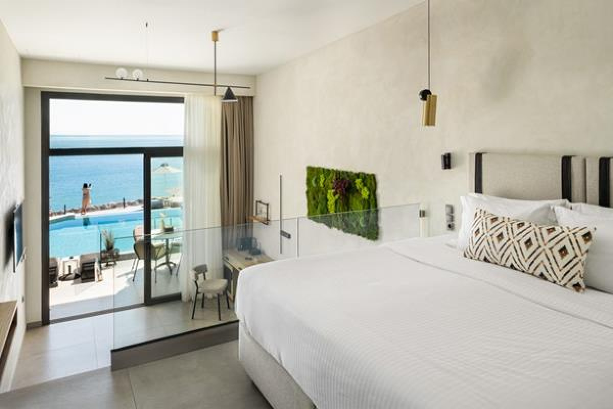 Akrotiri Olympos Luxury Suites