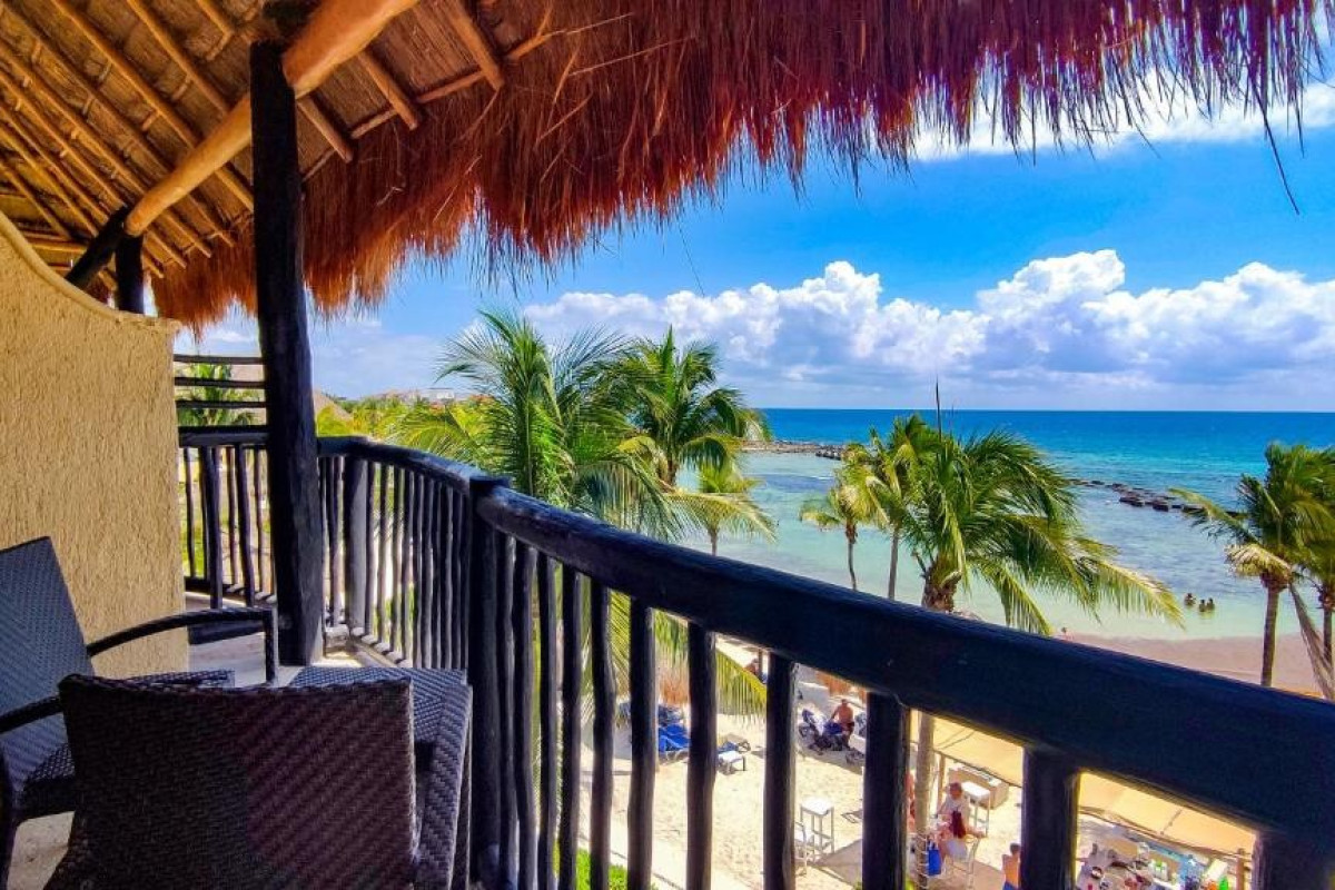 Catalonia Yucatán Beach