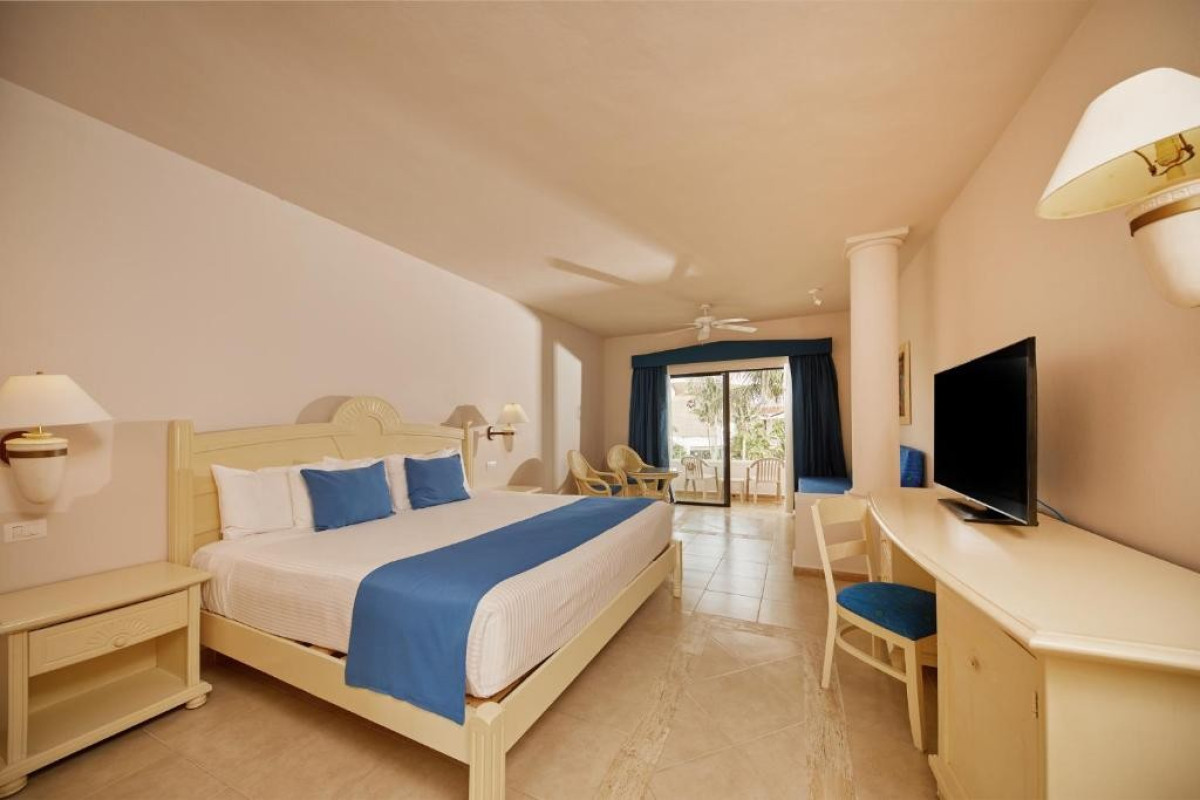 Bahia Principe Escape Tequila