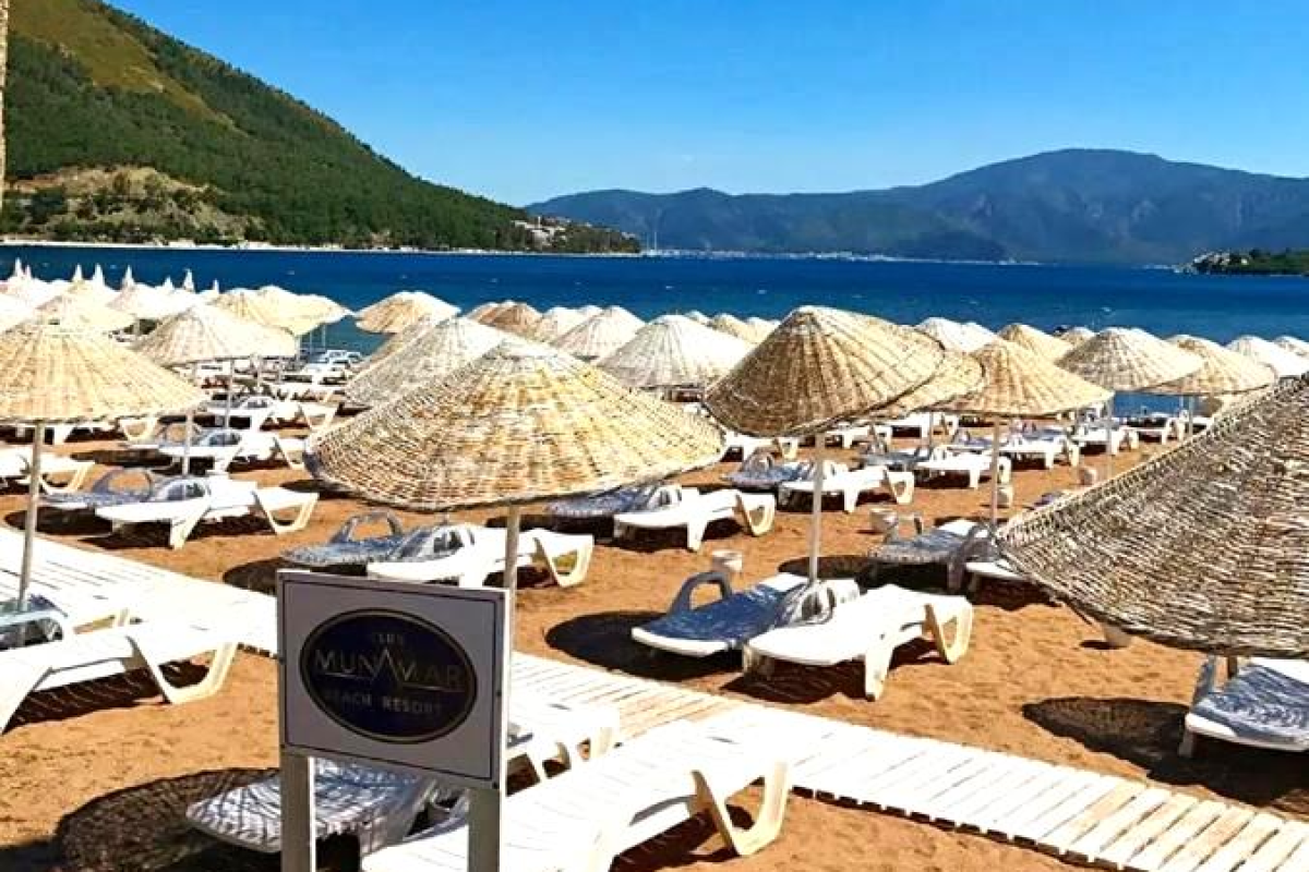 CLUB MUNAMAR BEACH RESORT
