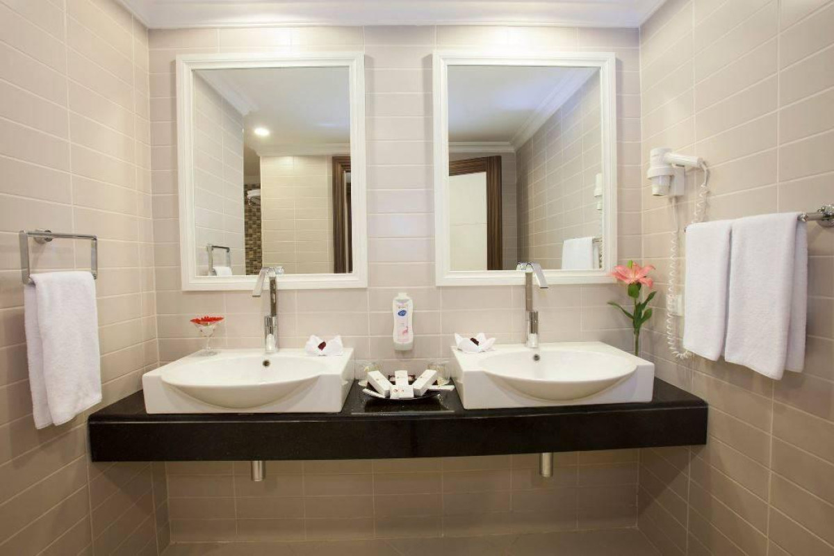 ORANGE COUNTY RESORT HOTEL BELEK