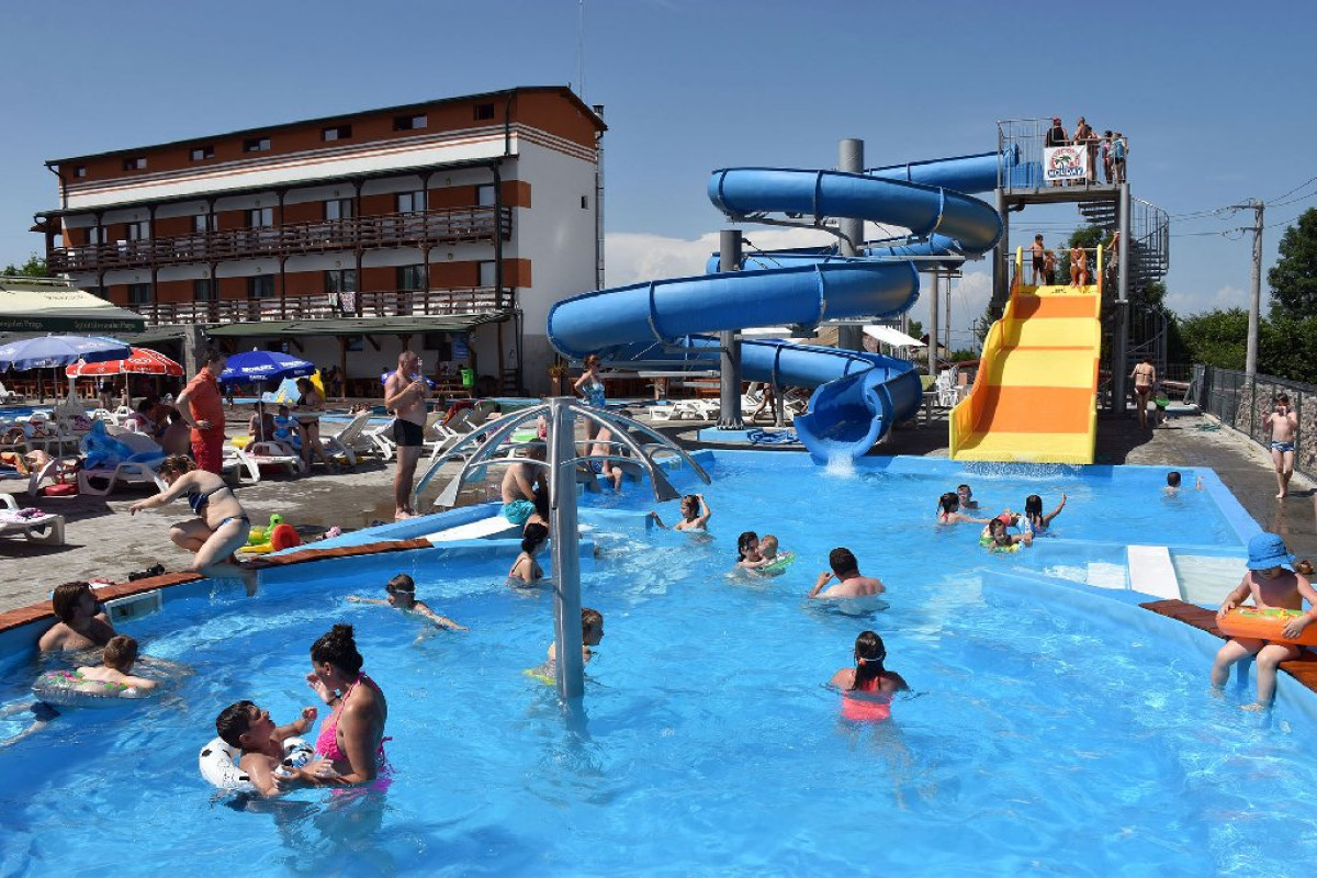 PENSIUNEA HOLIDAY