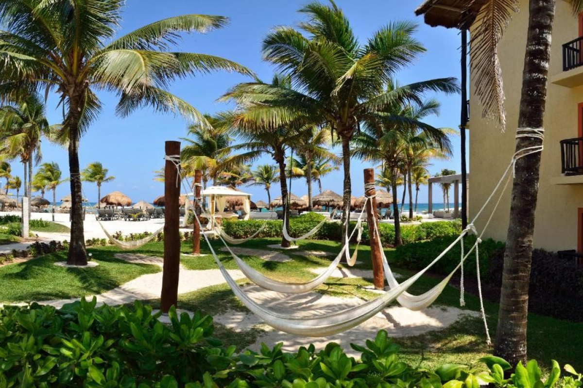 Catalonia Yucatán Beach