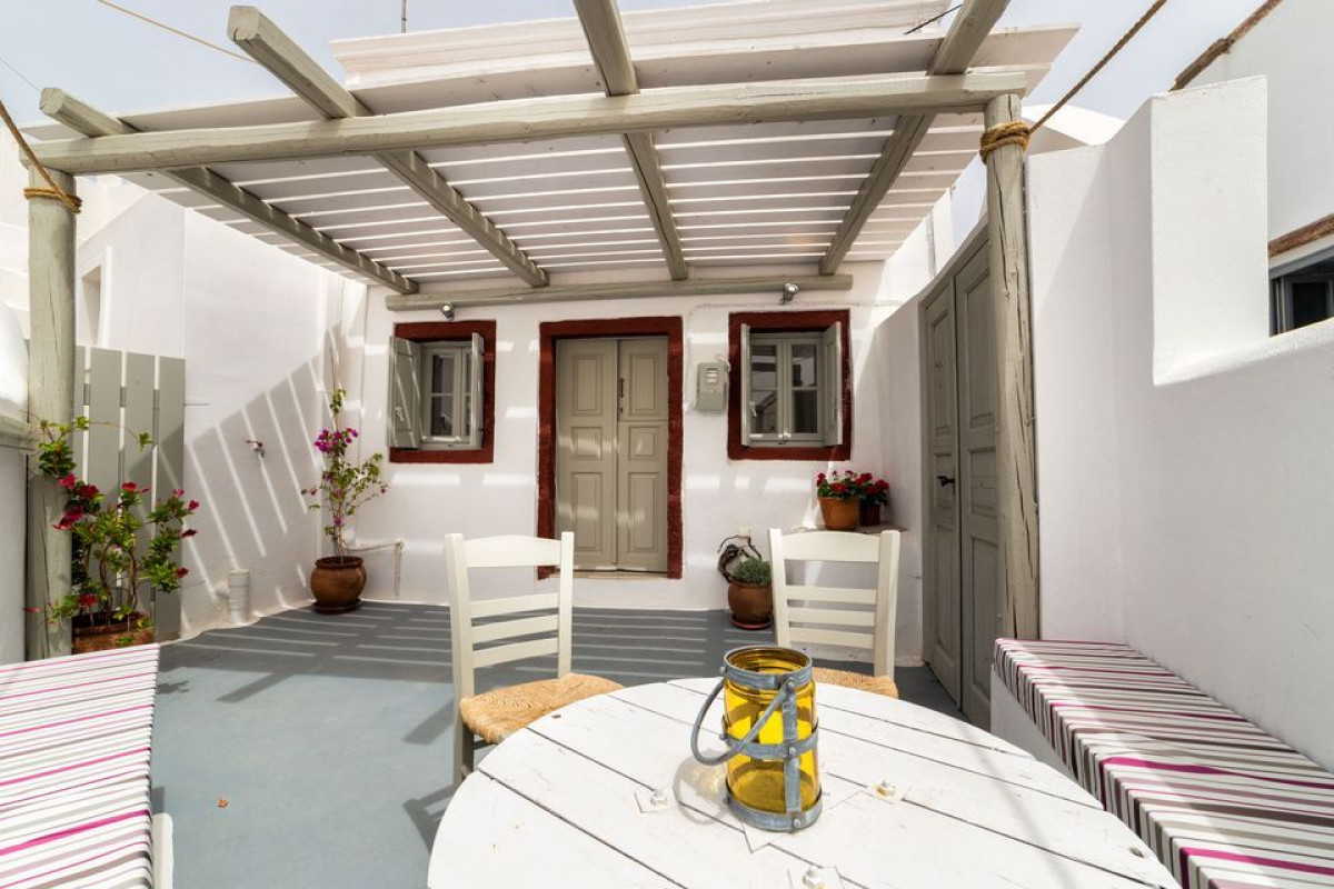 Kampanario Villa Santorini