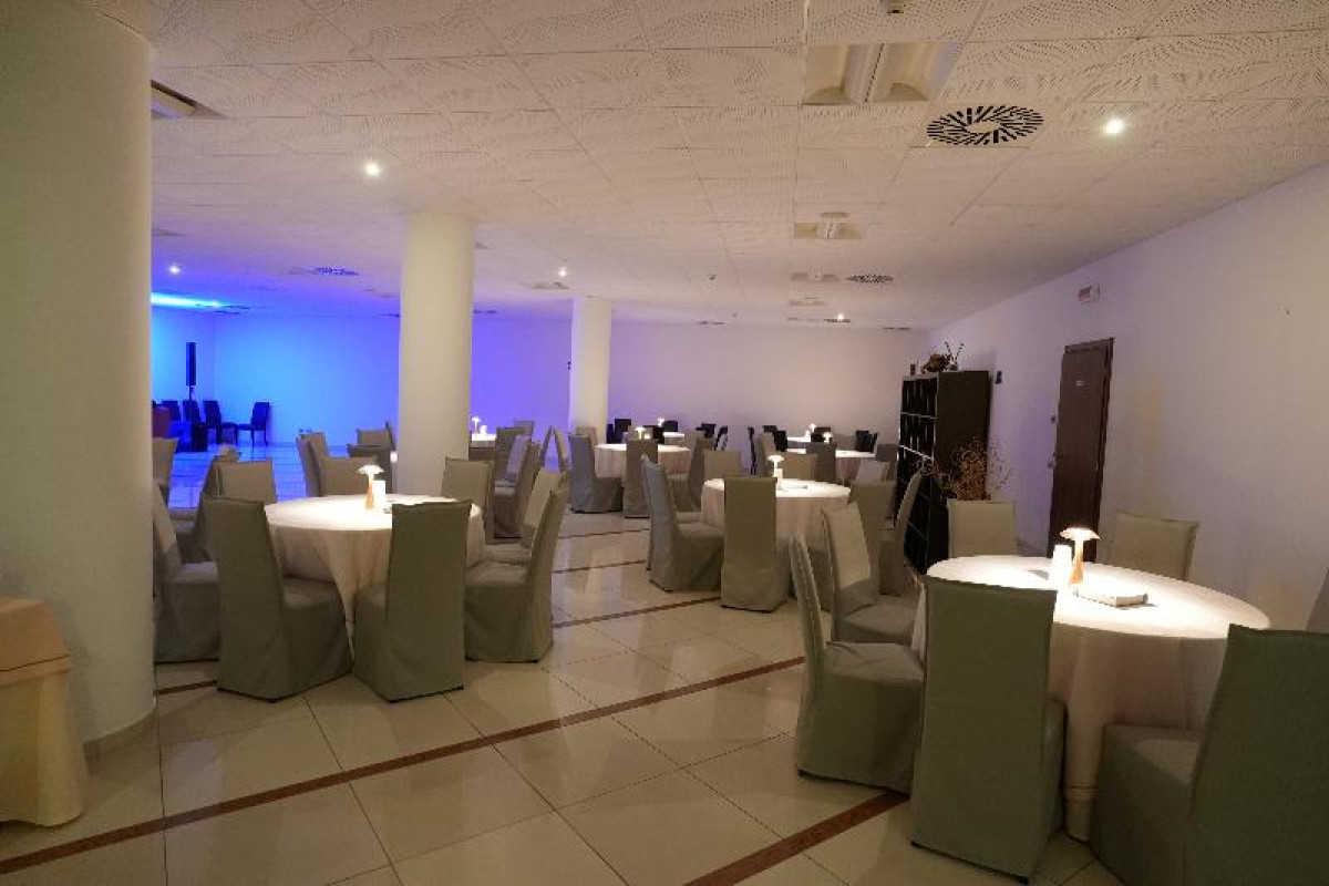 HIS MAJESTY HOTEL