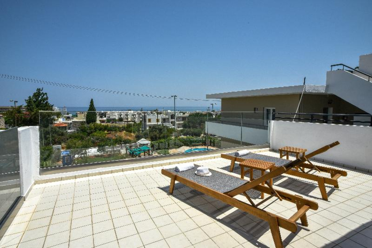 Iraklis Apartments