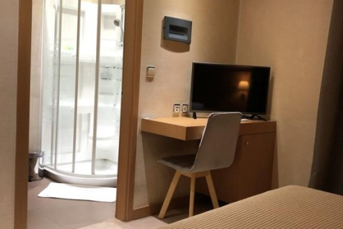 DEVES HOTEL