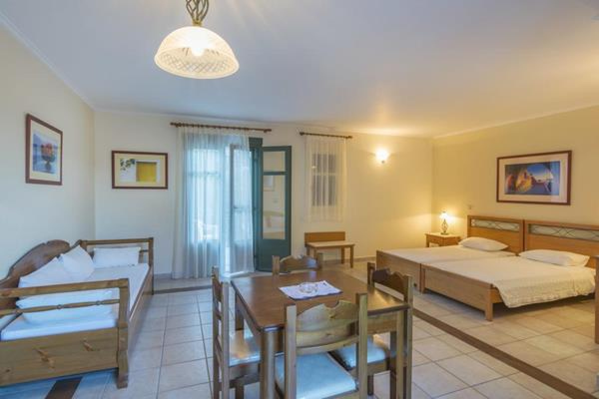Kyveli Apartments (Vrodathos)