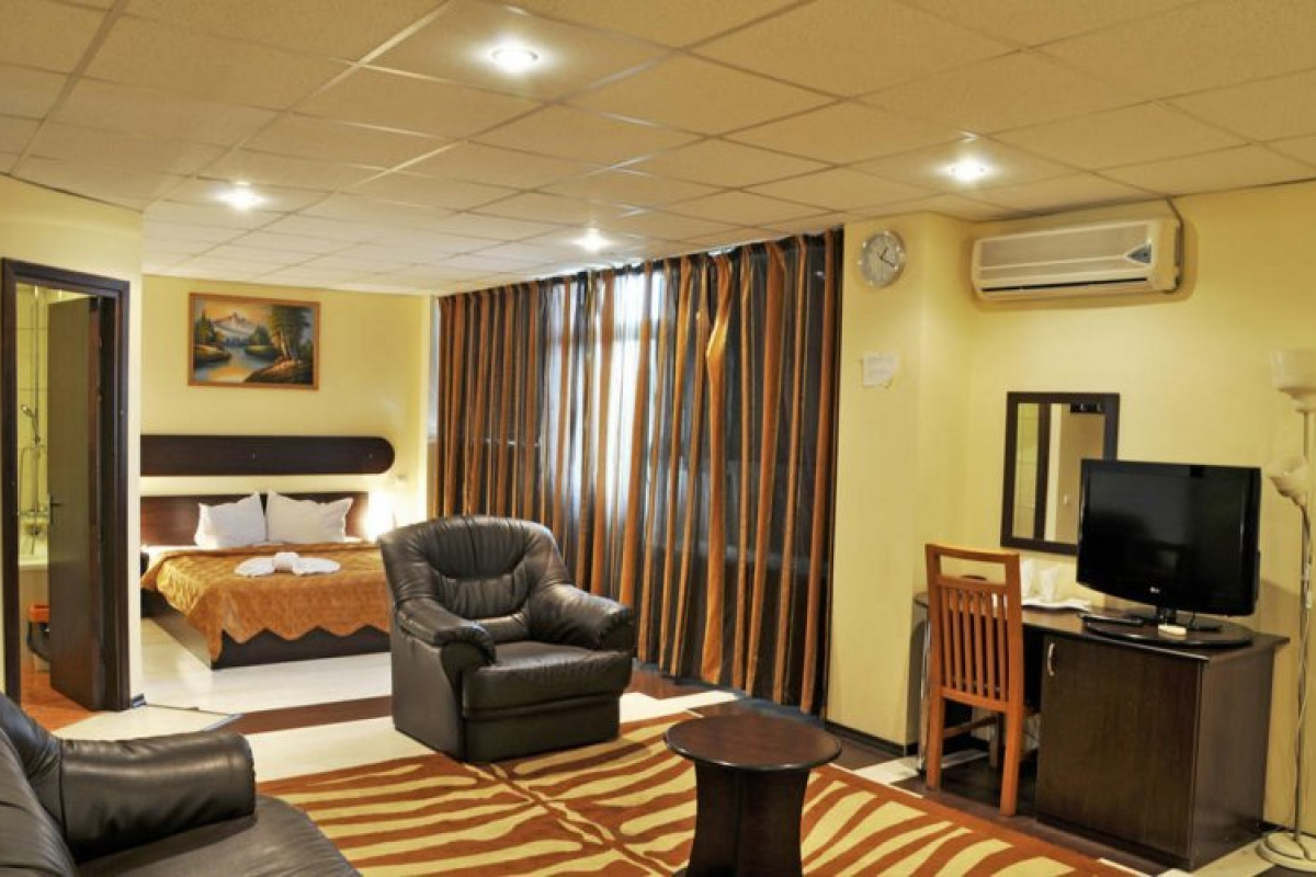 Hotel Charter