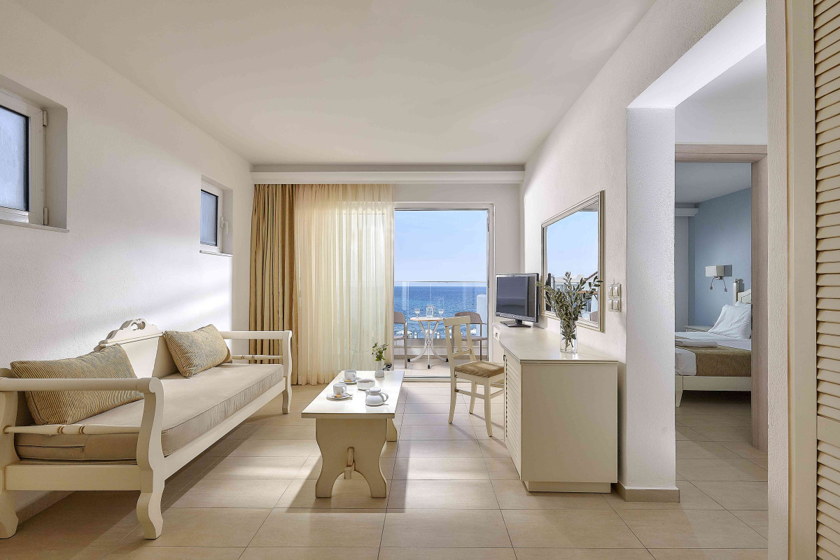 ALEXANDER BEACH HOTEL and VILLAGE