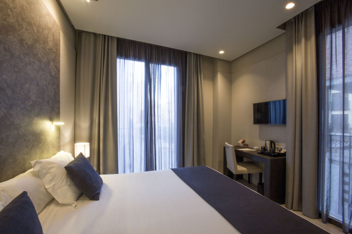 VINCCI MERCAT HOTEL