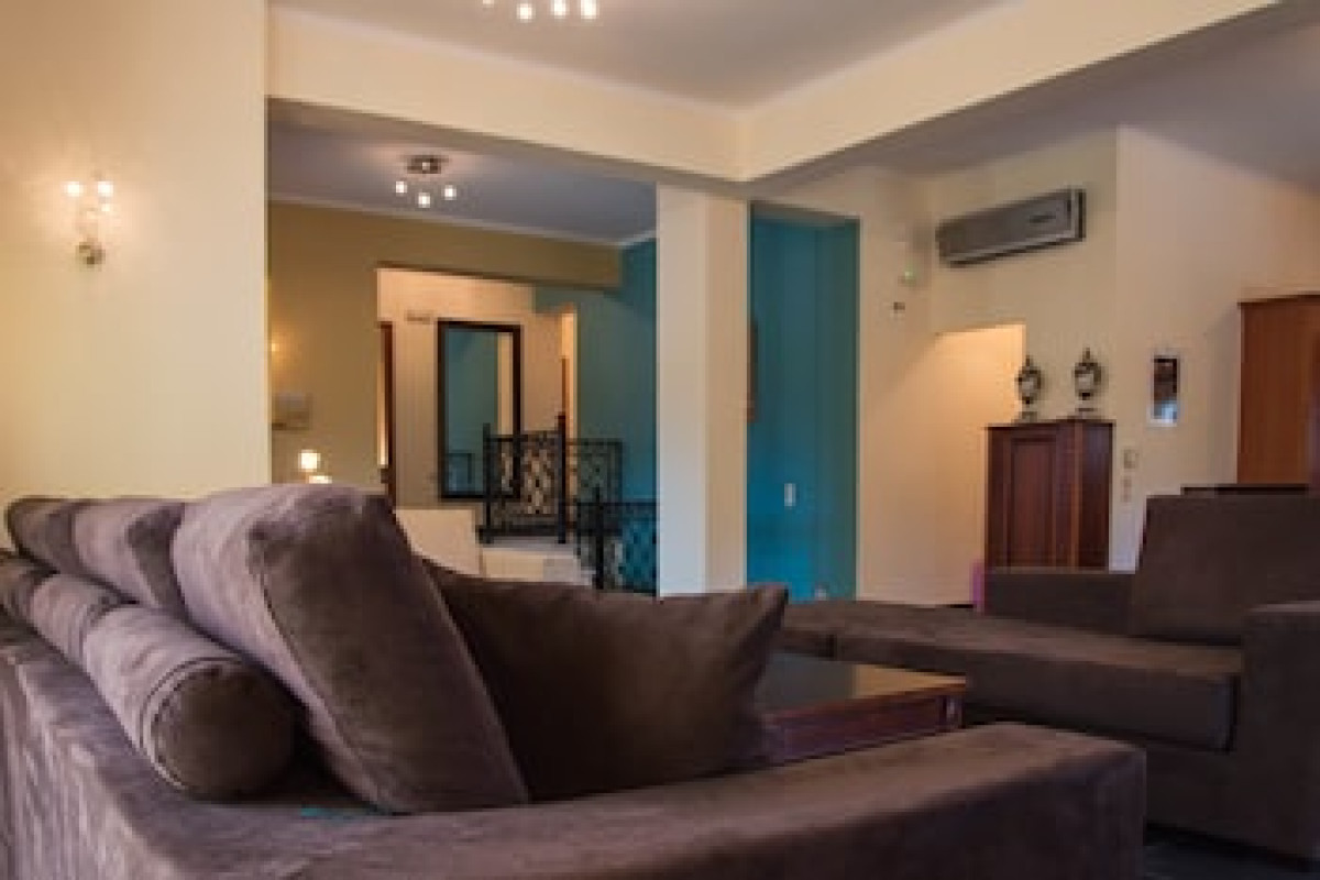 LEONE LUXURY VILLAS