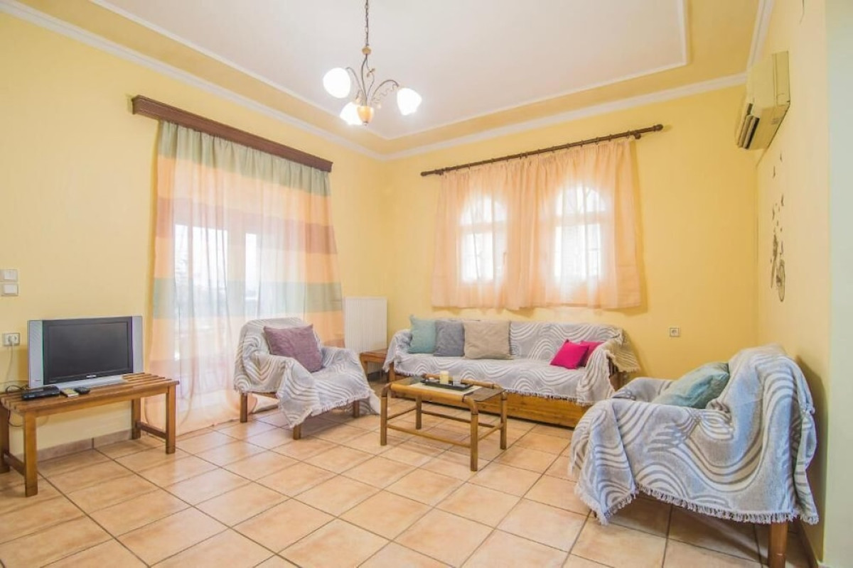 TONIA APARTMENTS