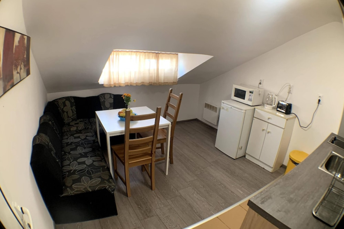 SAMUIL APARTMENTS