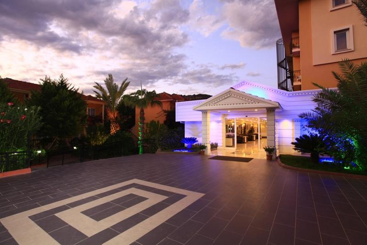 MIRAMOR GARDEN HOTEL