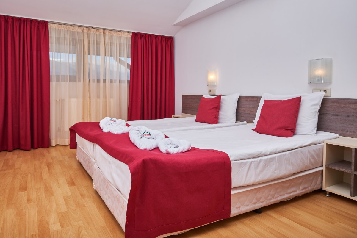 Mountain Paradise By the Walnut Trees (Bansko) 4*