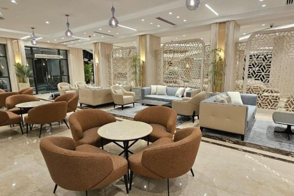 Azur One Eleven Hotel