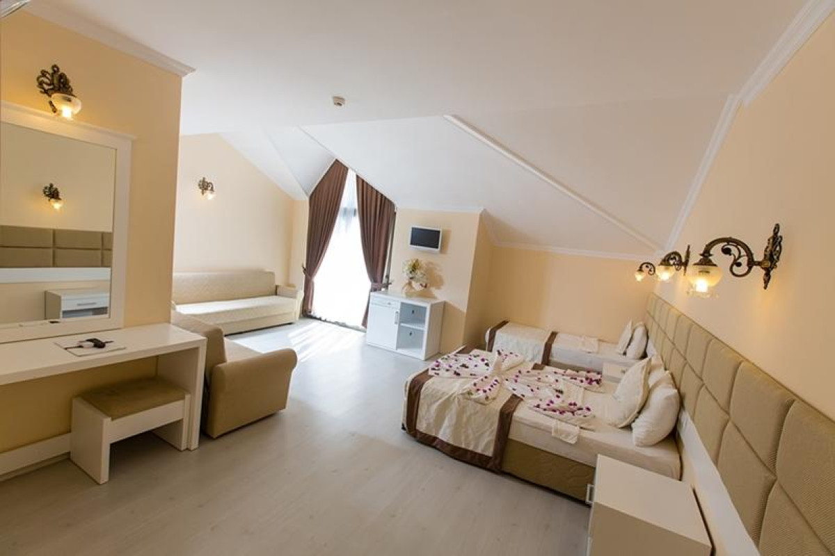 GRAND MIRAMOR HOTEL