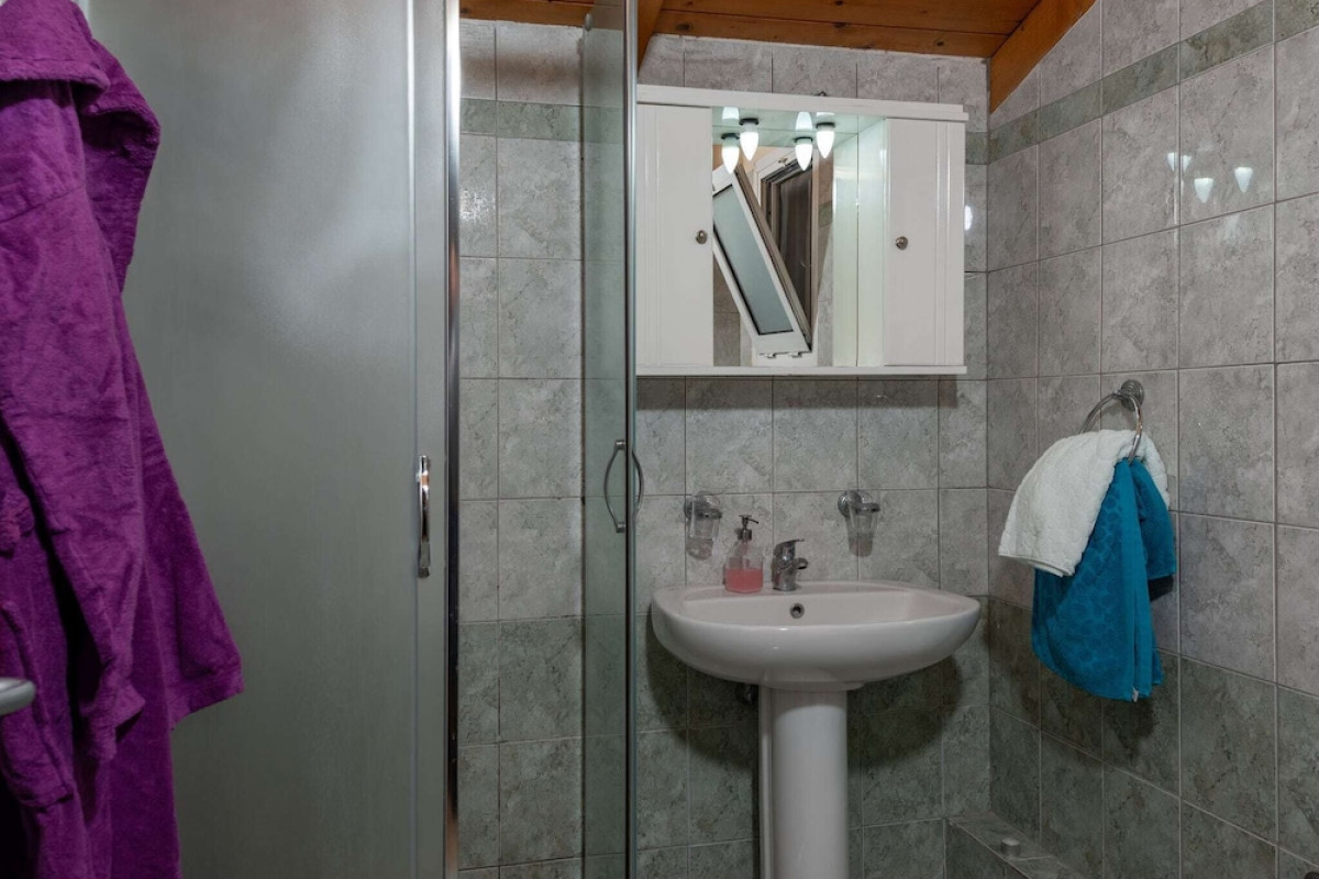 BEAUTIFUL HOUSE WITH PRIVATE POOL, PRIVACY AND SEA VIEW, NEAR Z
