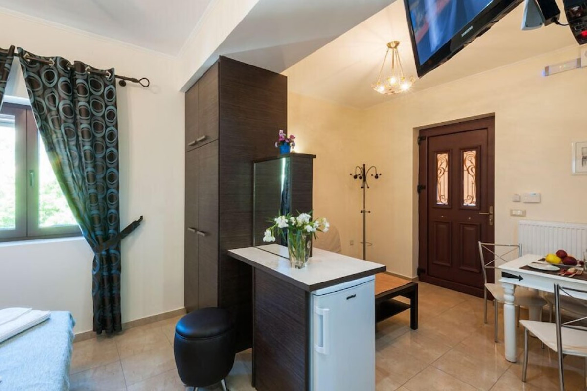 FEGAROPETRA STUDIOS