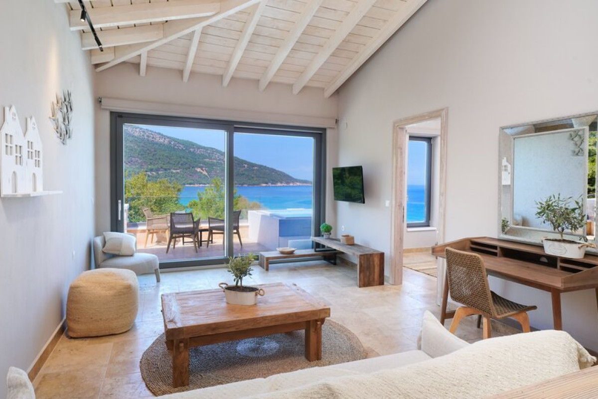 Essentia Luxury