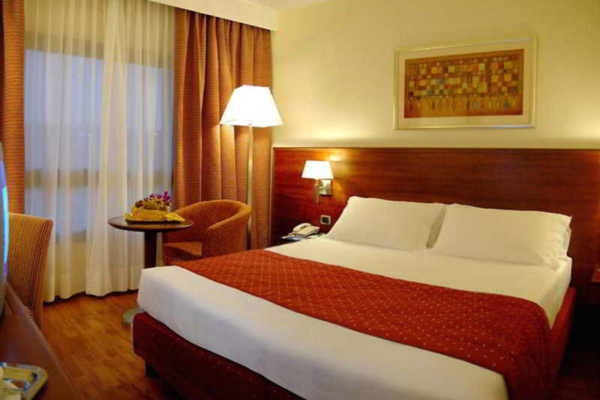 HOLIDAY INN CAGLIARI