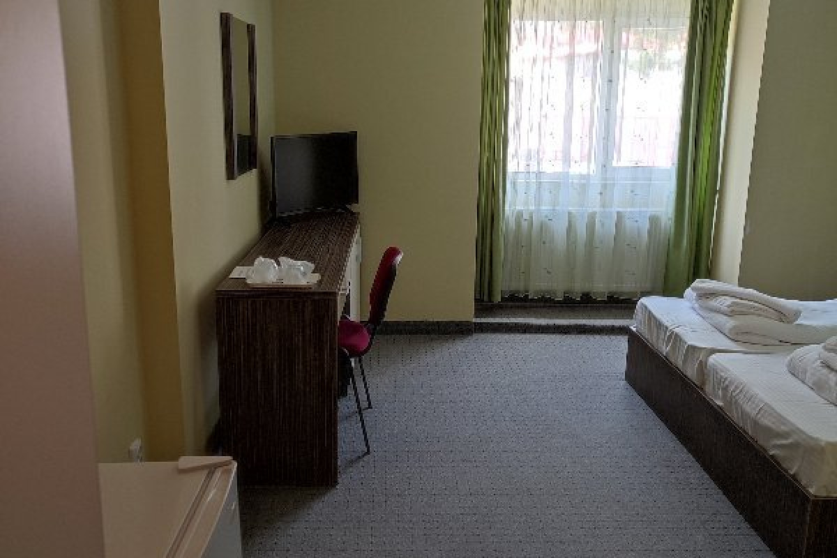 HOTEL IRI.
