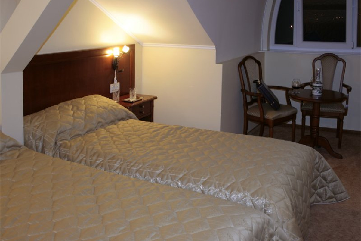 HOTEL MAXIM