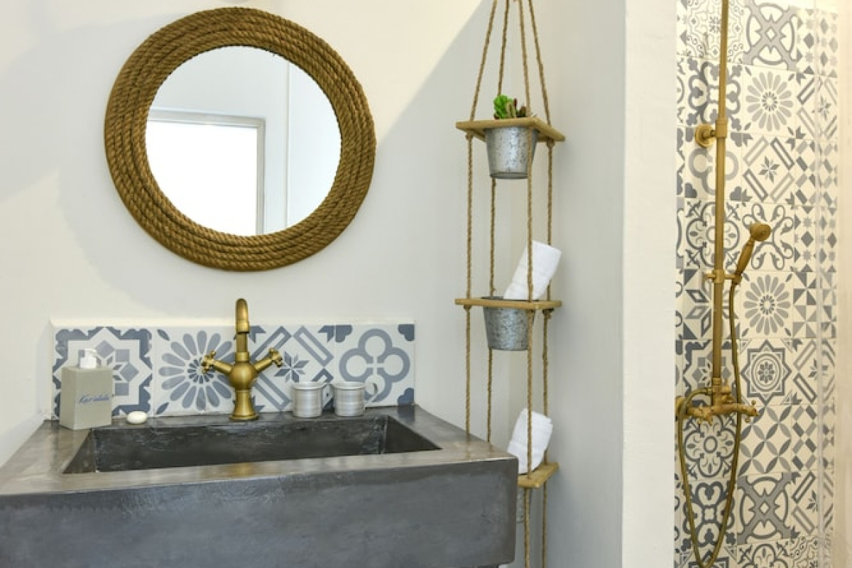 KAZ#039;ALALA HOSTED Bamp;B