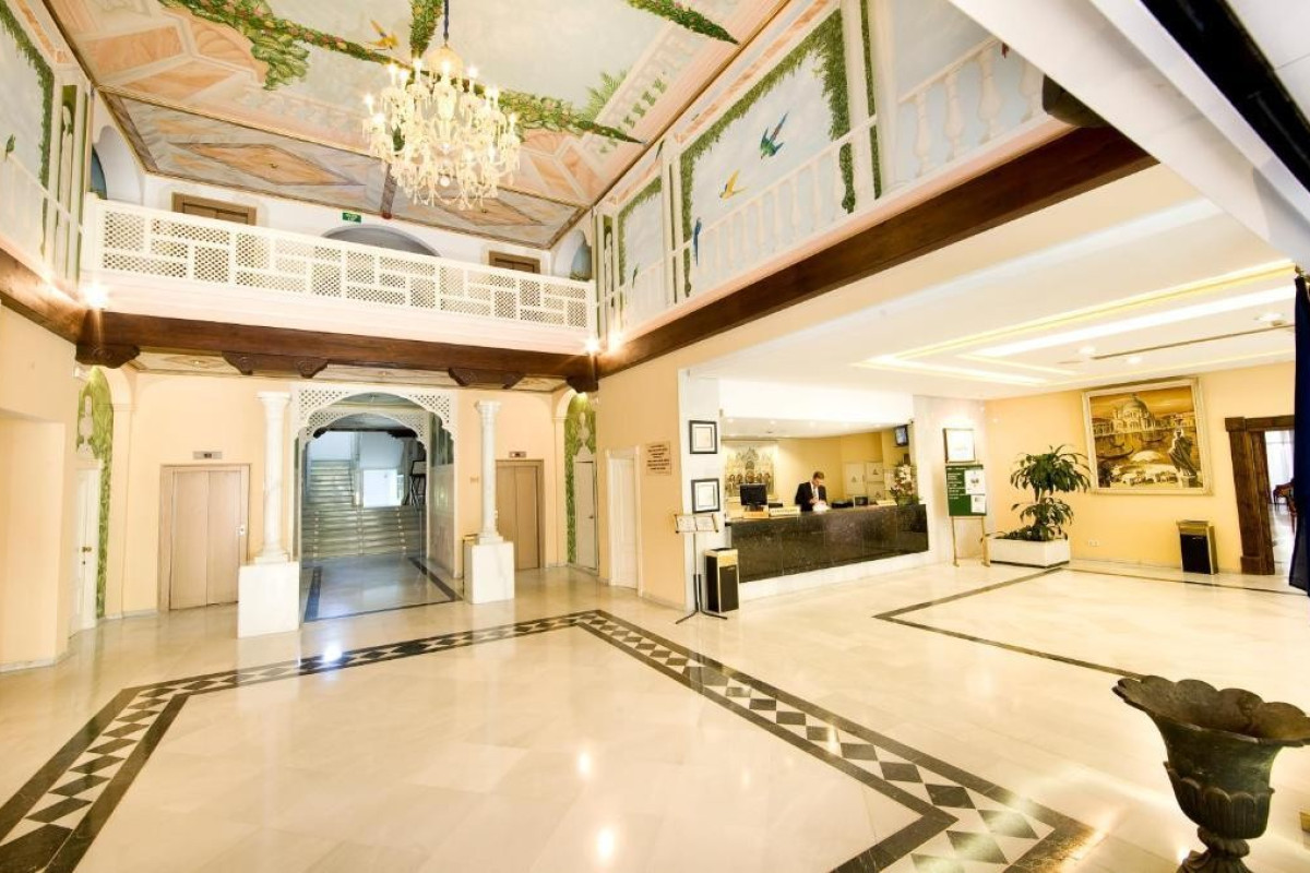 Monarque Sultan Aparthotel