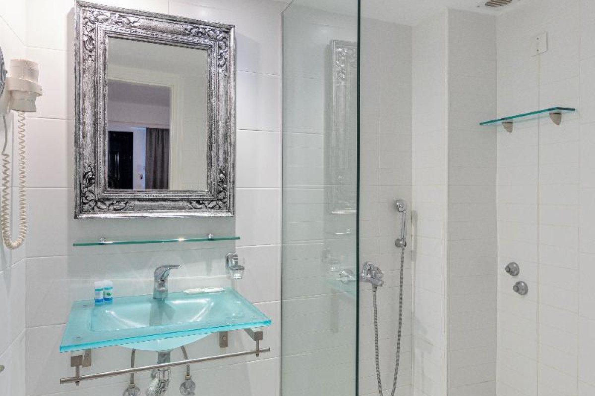 Nami Hotel amp; Suites