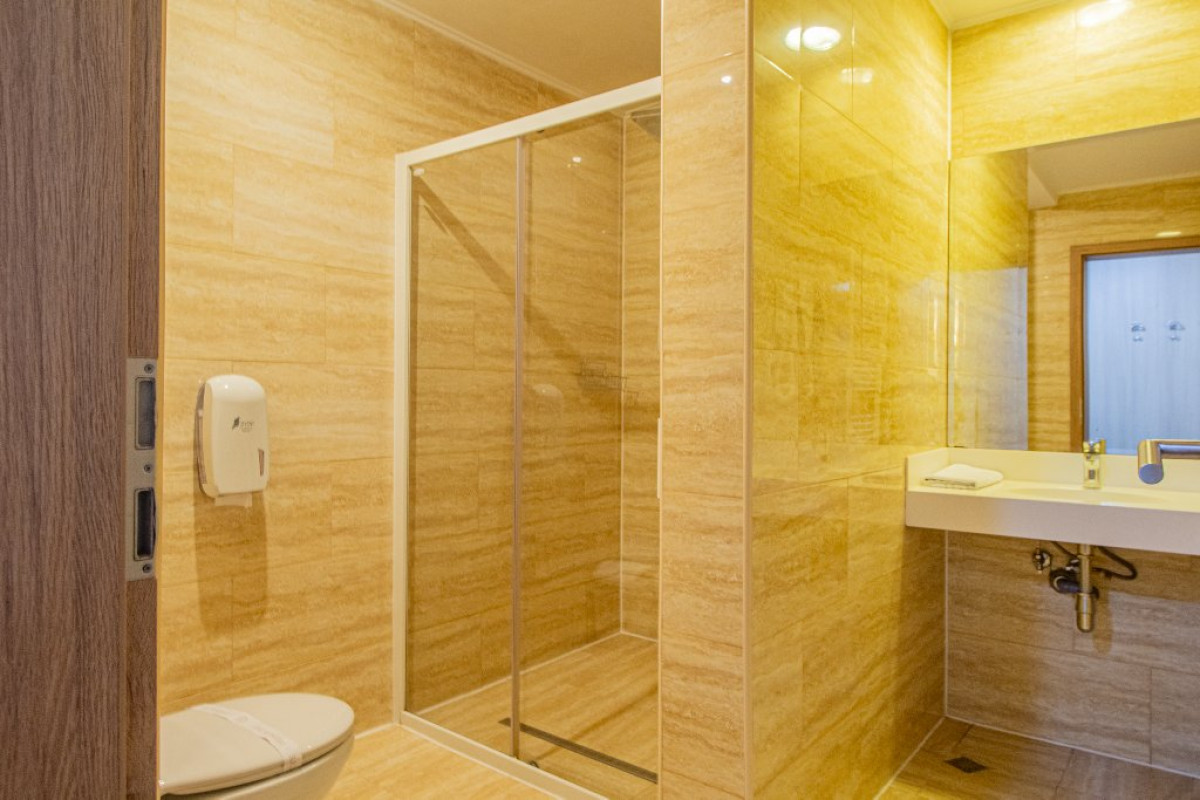 HOTEL CASA MURESAN.