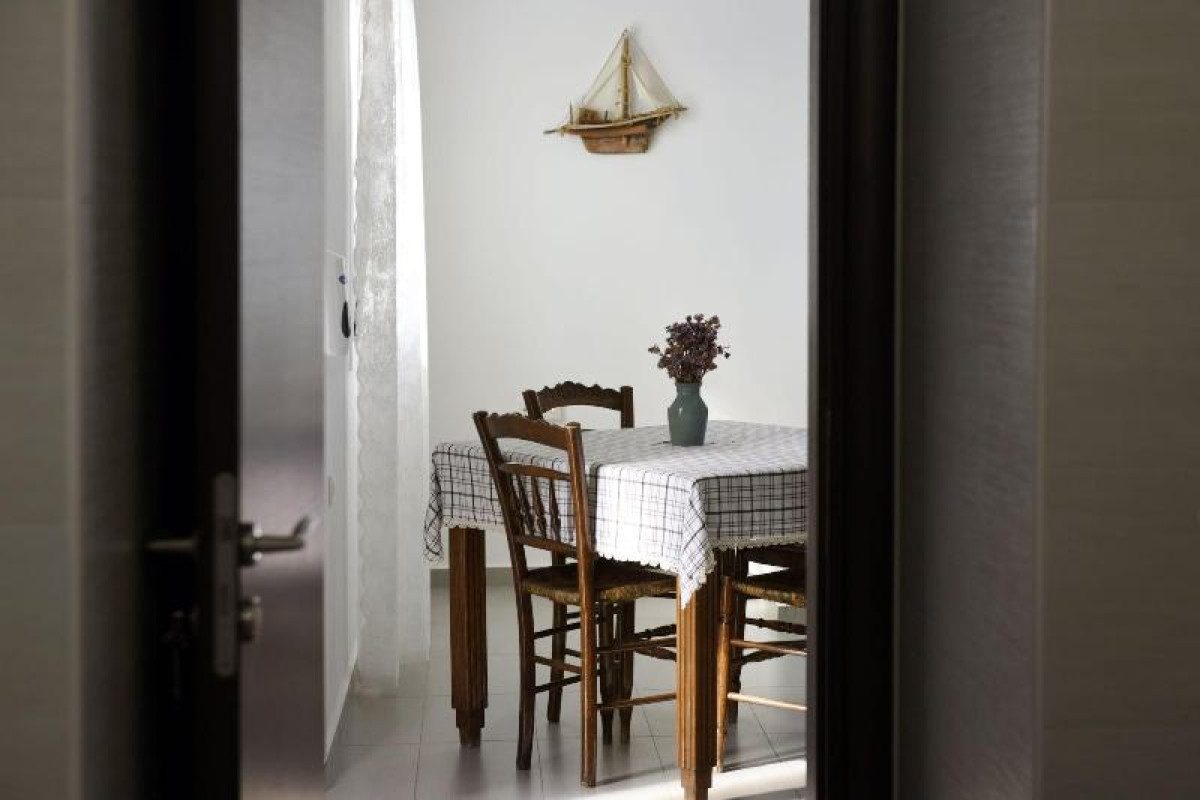 Tsakanos Home