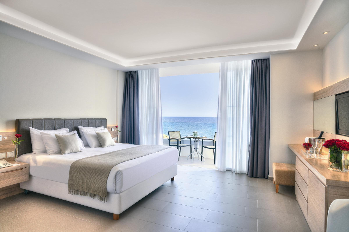 THE ROYAL APOLLONIA